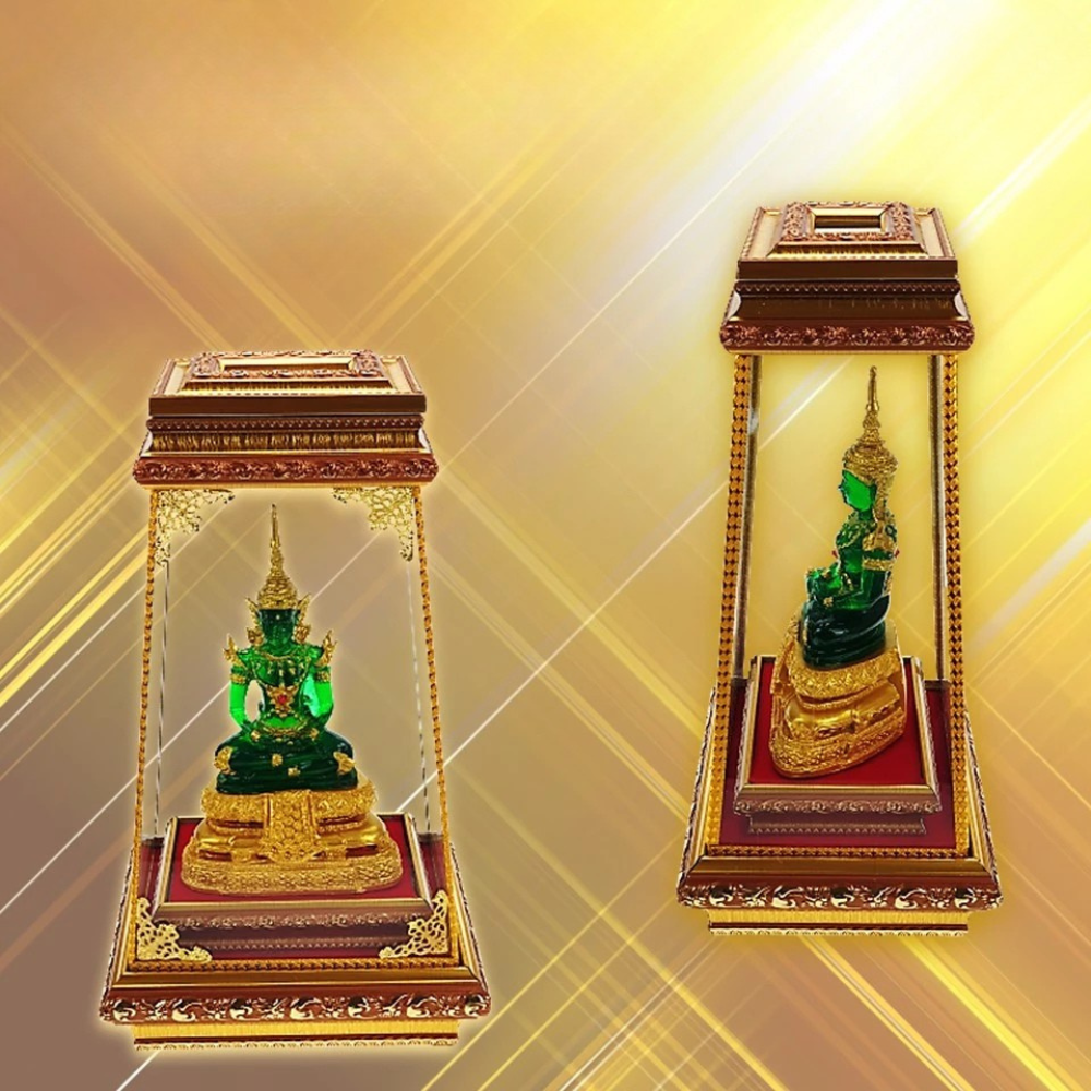 Emerald Buddha Statue in Glass Display Case – Prosperity, Protection & Blessings