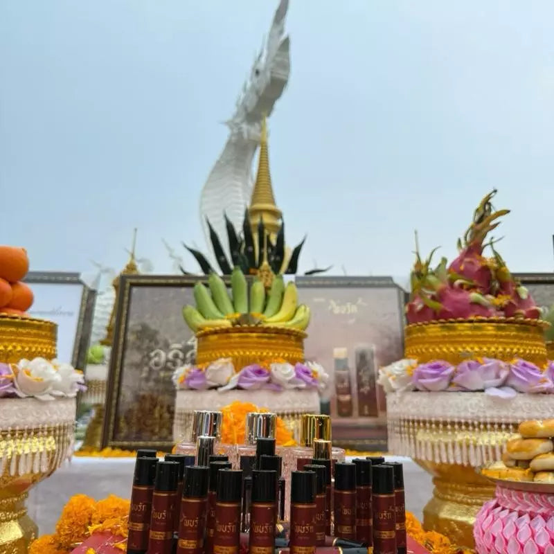 Salika Charm Lip Balm – Gold Texture Lip Care for Attraction & Confidence